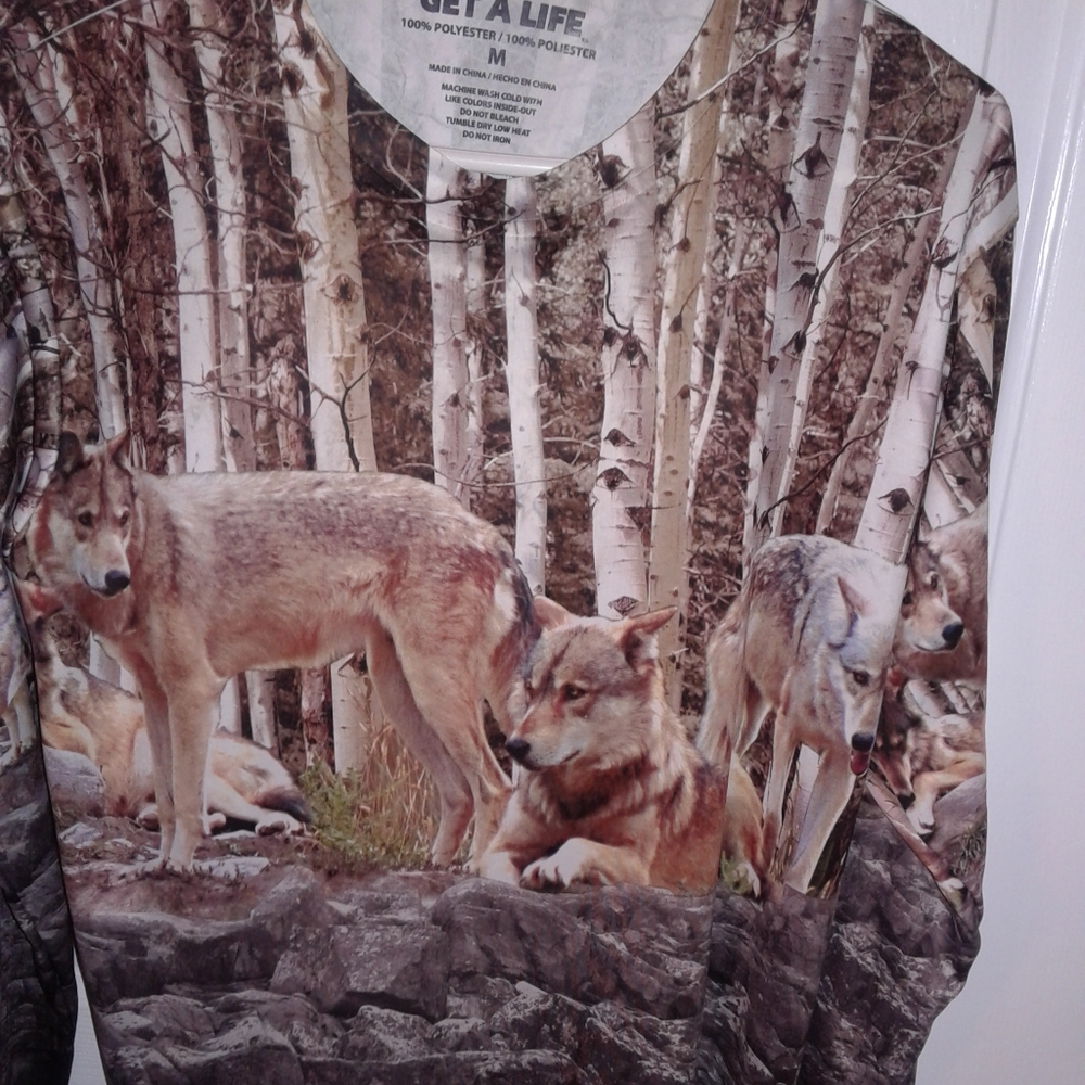 LAST CHANCE!! Camo Wolf long sleeve shirt - Picture 5 of 8
